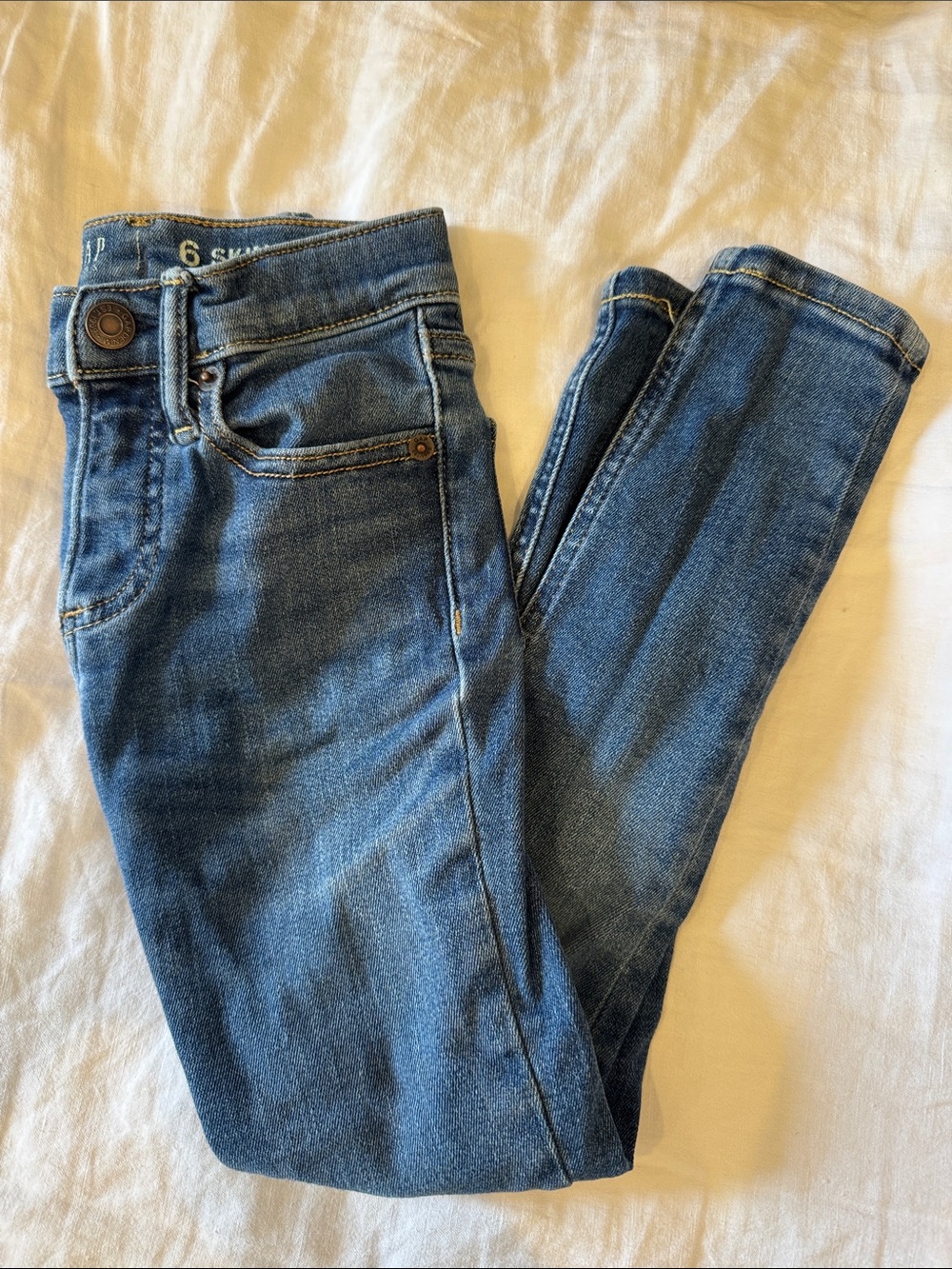 GAP kids Skinny Jeans in Medium Blue Denim